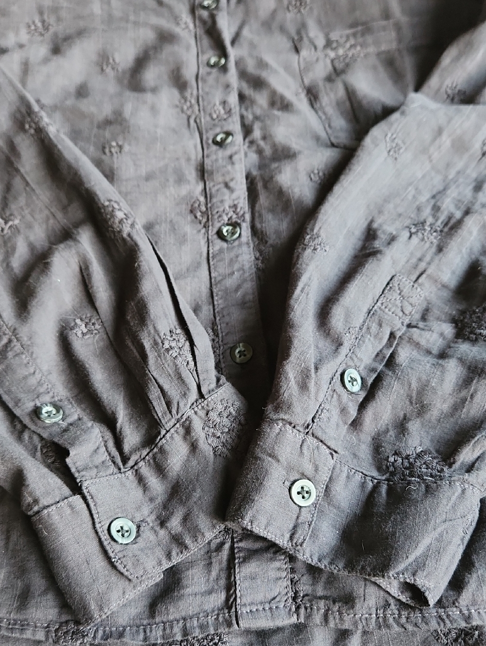 Pilcro By Anthropologie Black Shirt with Subtle Embroidered Flowers Size Small - Picture 5 of 8